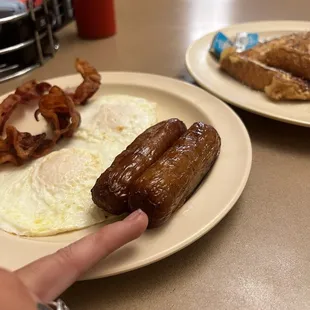 Eggs, sausage links and bacon