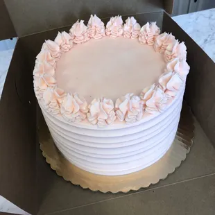 Strawberries &amp; cream cake
