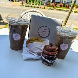 Gluten Free Cupcake, cookie and Iced Mochas