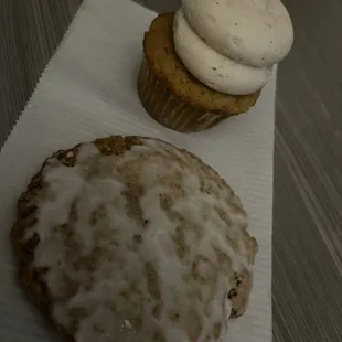 Oatmeal cookie, cinnamon cupcake