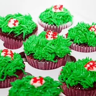 Baseball field mini cupcakes