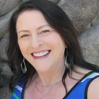 Lori E.