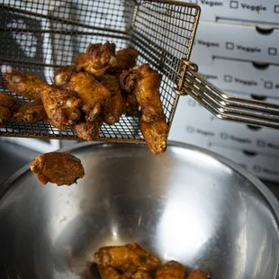 chicken wings and fried chicken, bbq chicken, fried chicken wings, chicken, bbq wings, chicken wings, fried chicken, poultry, food