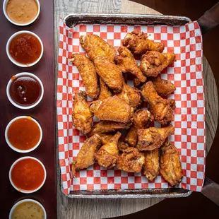 fried chicken wings, chicken wings and fried chicken, bbq wings, chicken wings, food, chicken, poultry, fried chicken, bbq chicken