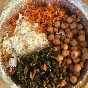 Spicy kale and garbanzo bean currys. So good!!