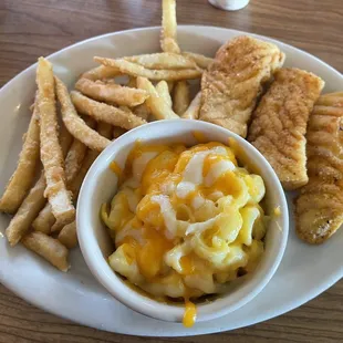 Cod with Mac and cheese with fries