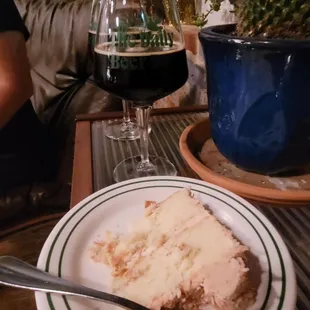 Beer and cake pairing (cinnamon toast crunch cake and coconut stout)