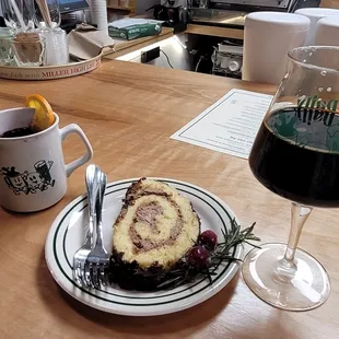 Mulled wine, cake slice, Christmas Bomb beer