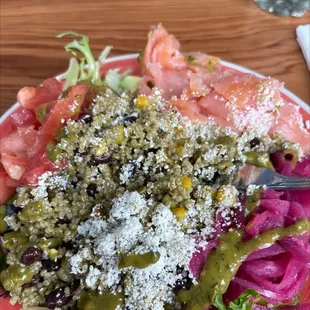 Quinoa bowl with Lox
