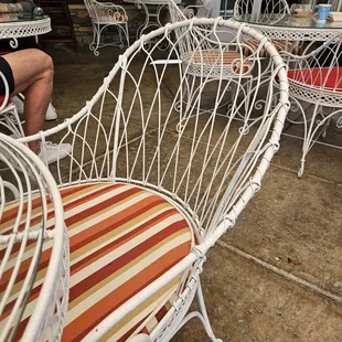 Cute outdoor dining furniture
