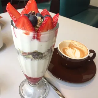 Greek Yogurt Sundae