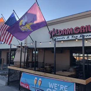 Great Vikings and Broncos bar. Sunday is the best!