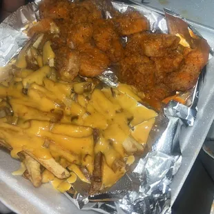 Hot lemon pepper shrimp w fries w dank sauce