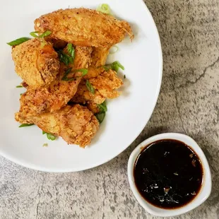 Special: Szechuan chicken wings with numbing pepper seasoning and hoisin dipping sauce