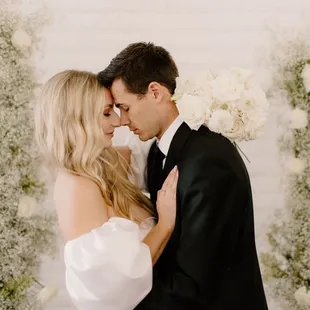 @revelwoodphoto
@livbygrace
@fleurphx
@revel.and.grace
@gemandivoryco
@alyshawolfe_
@noahlwolfe