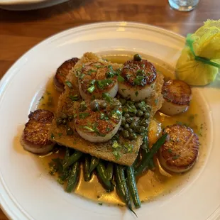 Scallops Grenobloise