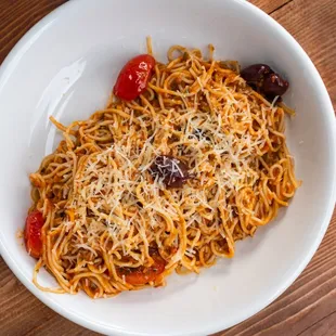 IG: @kenty_eats | Puttanesca Capellini pasta, grape tomatoes, anchovies, capers, kalamata olives, marinara, grana