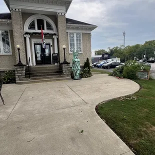 outside, ramen and noodles