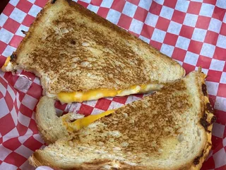 Benchwarmers Restaurant and Delivery