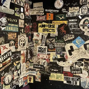 Dive-Bar-Vibes