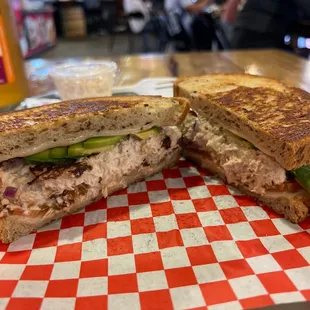 Tuna melt