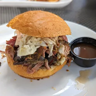 Pulled Pork Reuben from The Local Butcher | Instagram: @telephonesmoothie