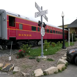 Diner Car (a renovated 1950&apos;s Pullman standard passenger car)