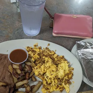 Chorizo and eggs did not have cheese?? I thought that maybe it would sso I did not ask for it on the &quot;extras&quot; menu