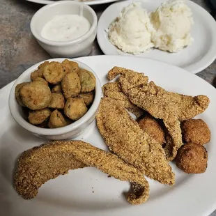 4 piece catfish meal