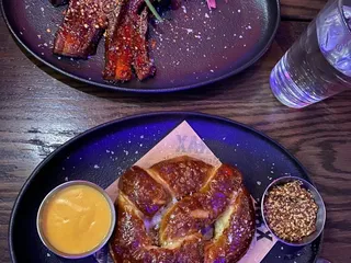 Trax Burgers And Bar