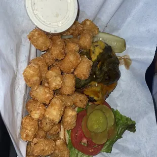 Western Burger with tater tots