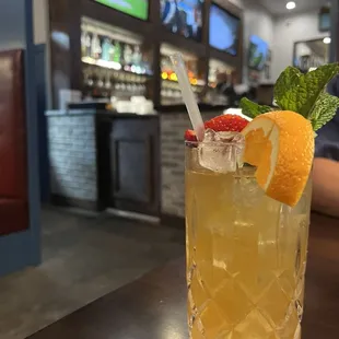 Queens cup (aka Pimm&apos;s cup)