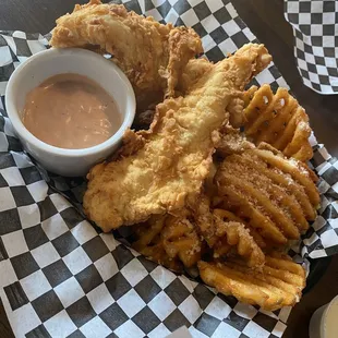 Chicken basket with truffle fries