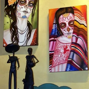 Oil paintings and catrinas from Michoacan and Jalisco