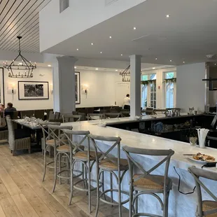 Long wrap around bar, inside decor, Dewey Beach Restaurant &amp; Grill, Pass-a-Grille Beach, next to St Pete Beach