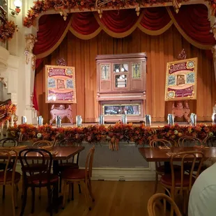 the dining room decorated for thanksgiving