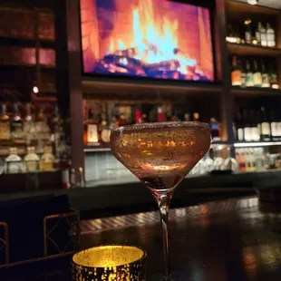 Rose bubbles during happy hour