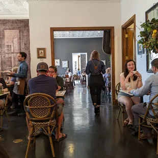 ramen and noodles, interior