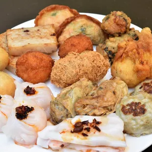 chicken wings and fried chicken, food