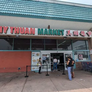 Window for order/pick-up.