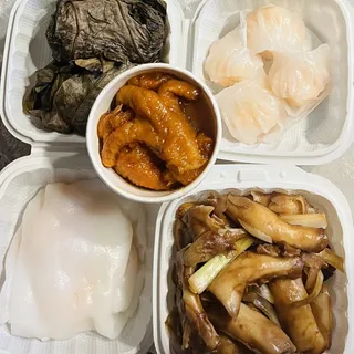 Handmade Rice Noodle Rolls with Shrimp (Banh Cuon Tom)