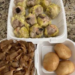 Fried Crescent Dumplings (Banh Cam Man)