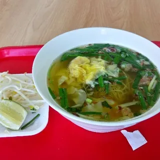 Wonton Noodle Soup (Mi Hoanh Thanh)