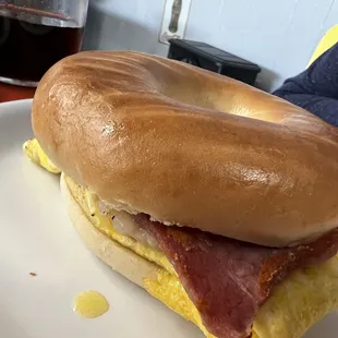 Bagel breakfast sandwhich.