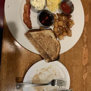 Couldn't finish the Diner Royal.  FYI there is enough for 2.