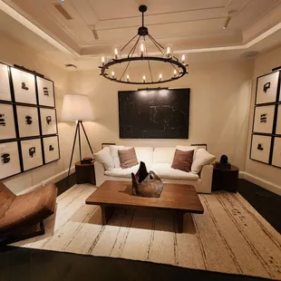 All the rooms were black, white, &amp; brown.