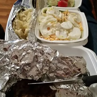 5oz sirloin steak,baked potato, and small salad. Also came with a slice of Texas toast. Very good.