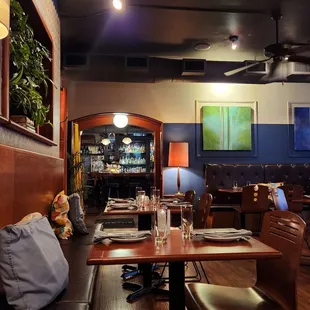 sushi and sashimi, interior