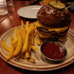 Diplomac Burger