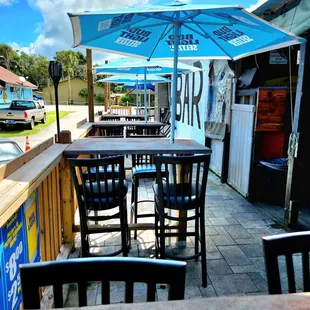 Sept 2022: Exterior Pic 6 of 6-- the side deck